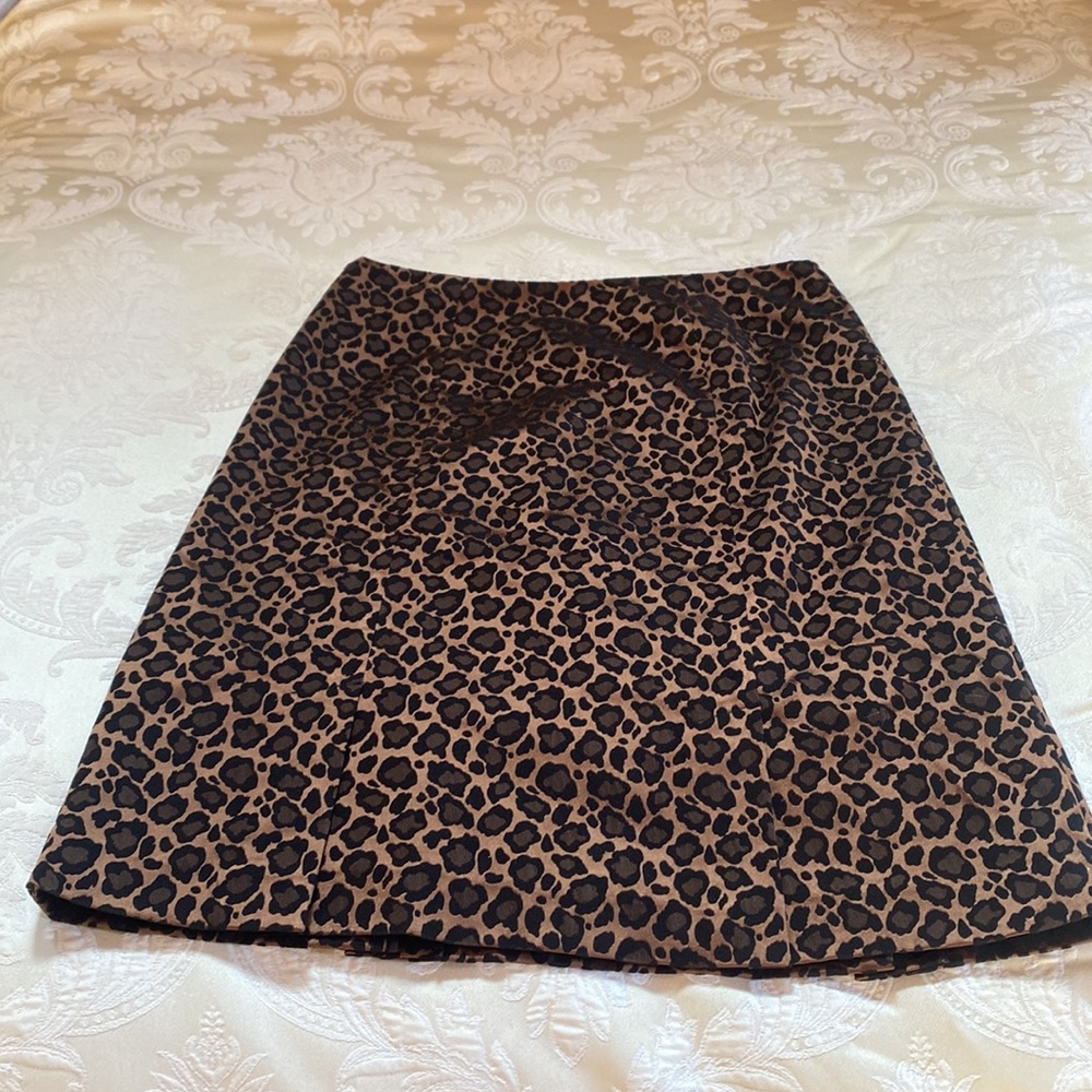 Like New! Harold’s Leopard print skirt